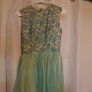 Vintage Tea Dress keyhole back